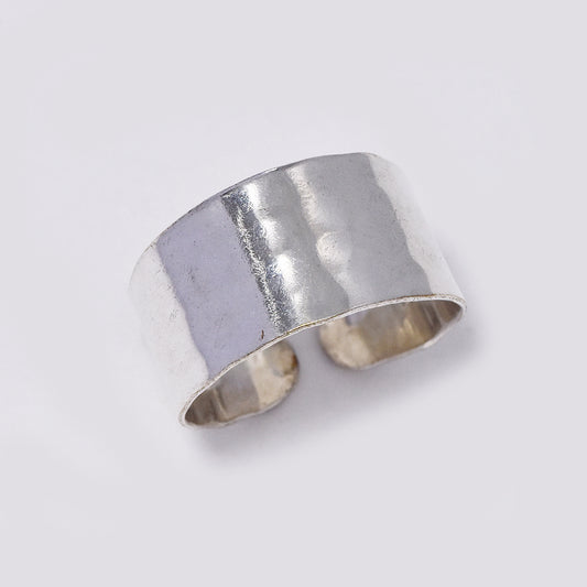 Brass ring with hammered design & open size