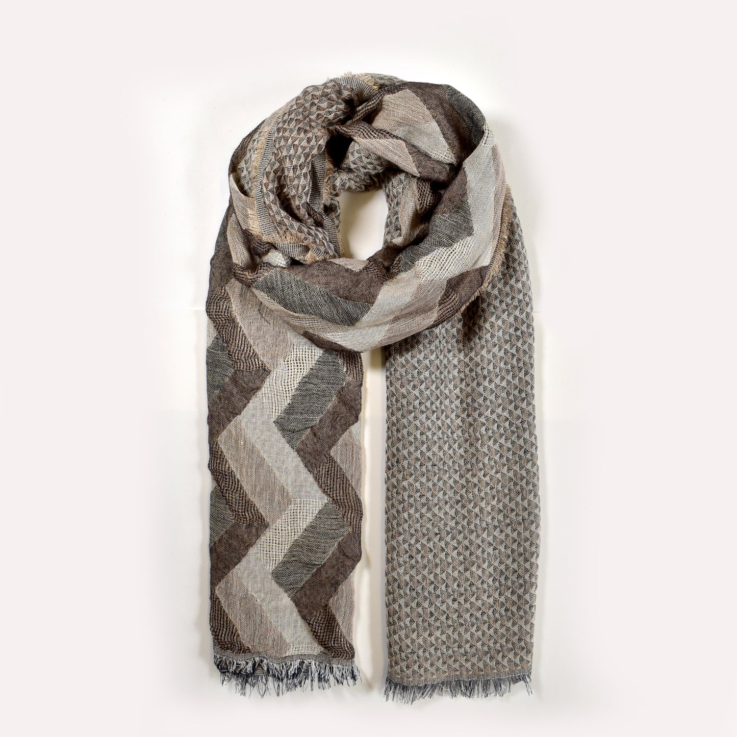 LS8285 - Zigzag frayed tassel scarf - Beige