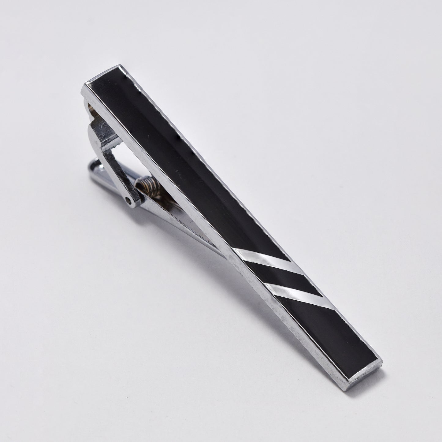 NCFT003 - Two tone diagonal stripe tie clip