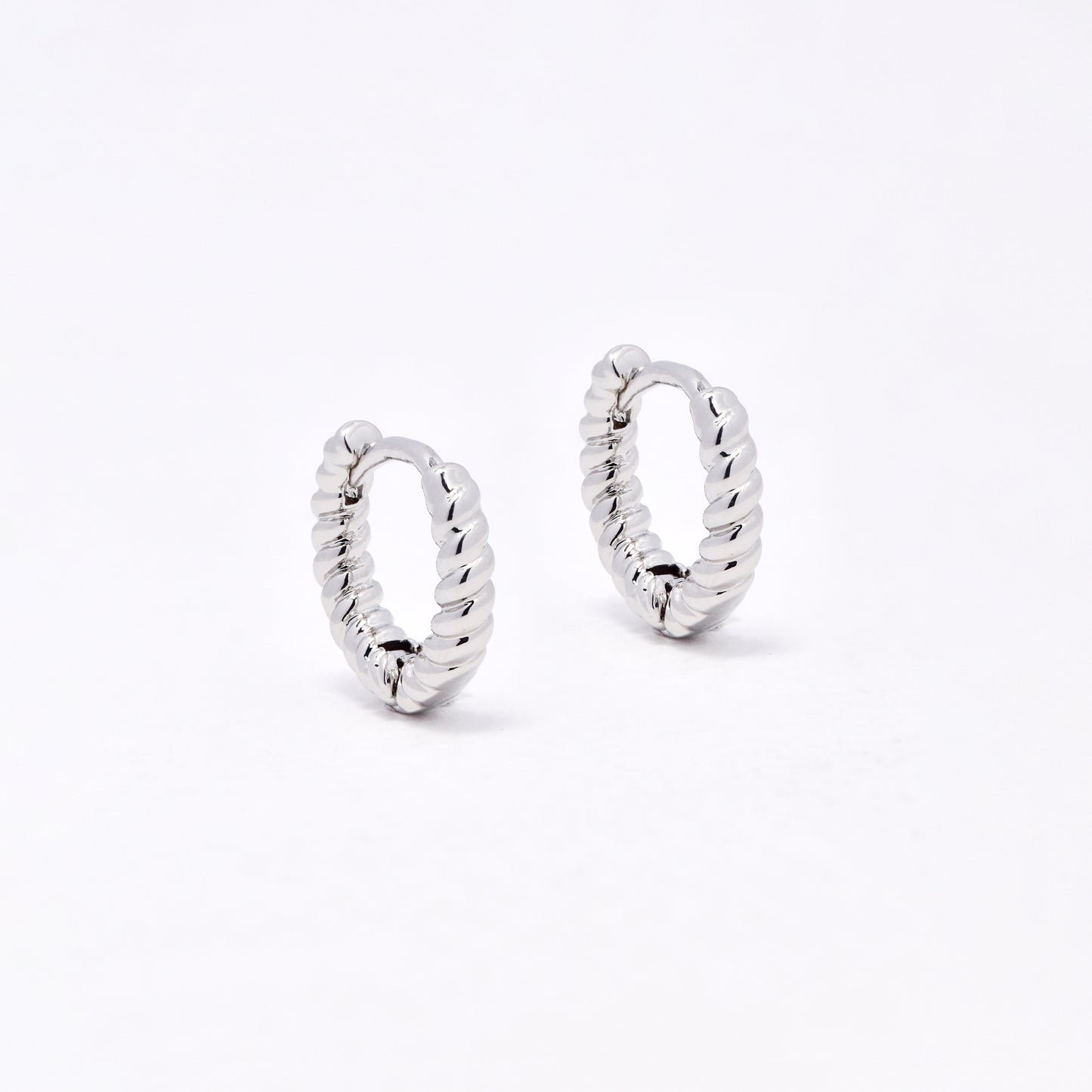 PYE6591 - Premium 7.5mm x 3mm twist hoops
