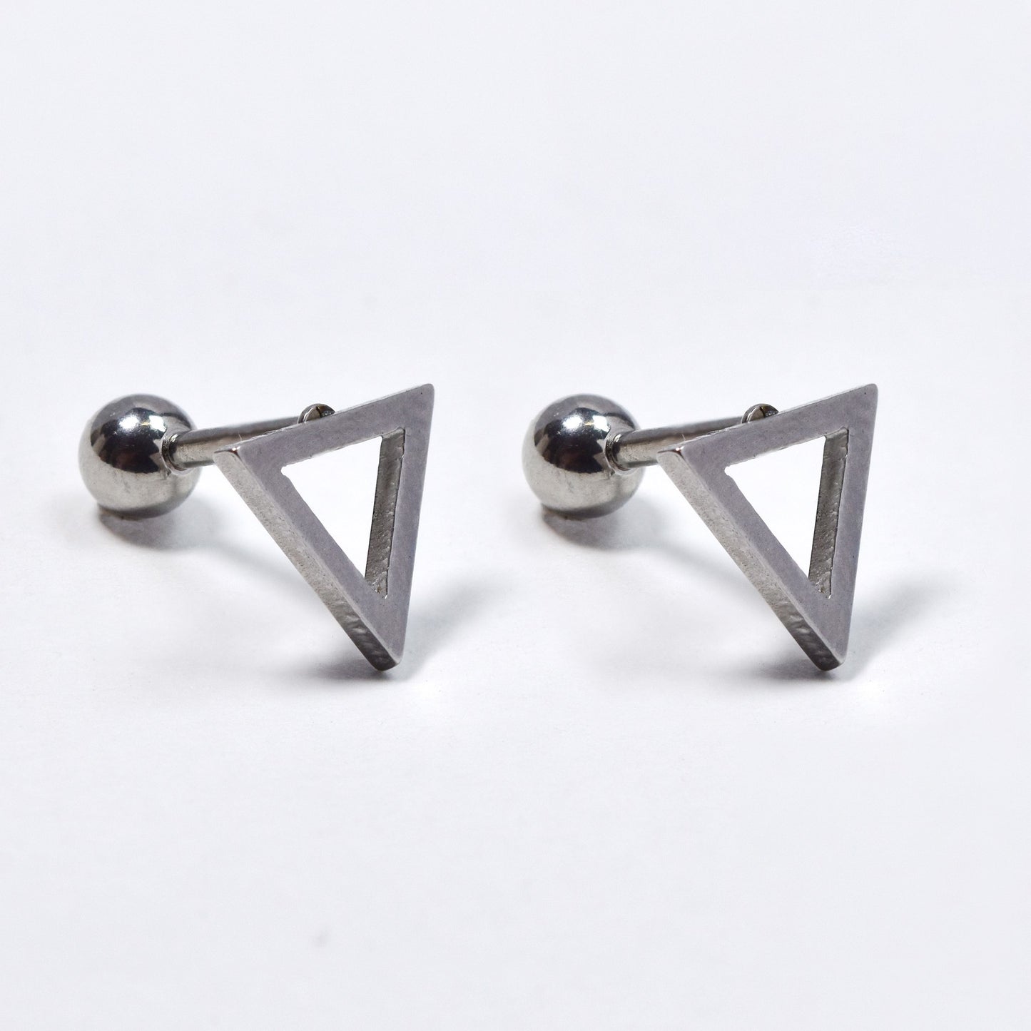 2 Pack Stainless steel cutout triangle stud with ball closure - SSGE943