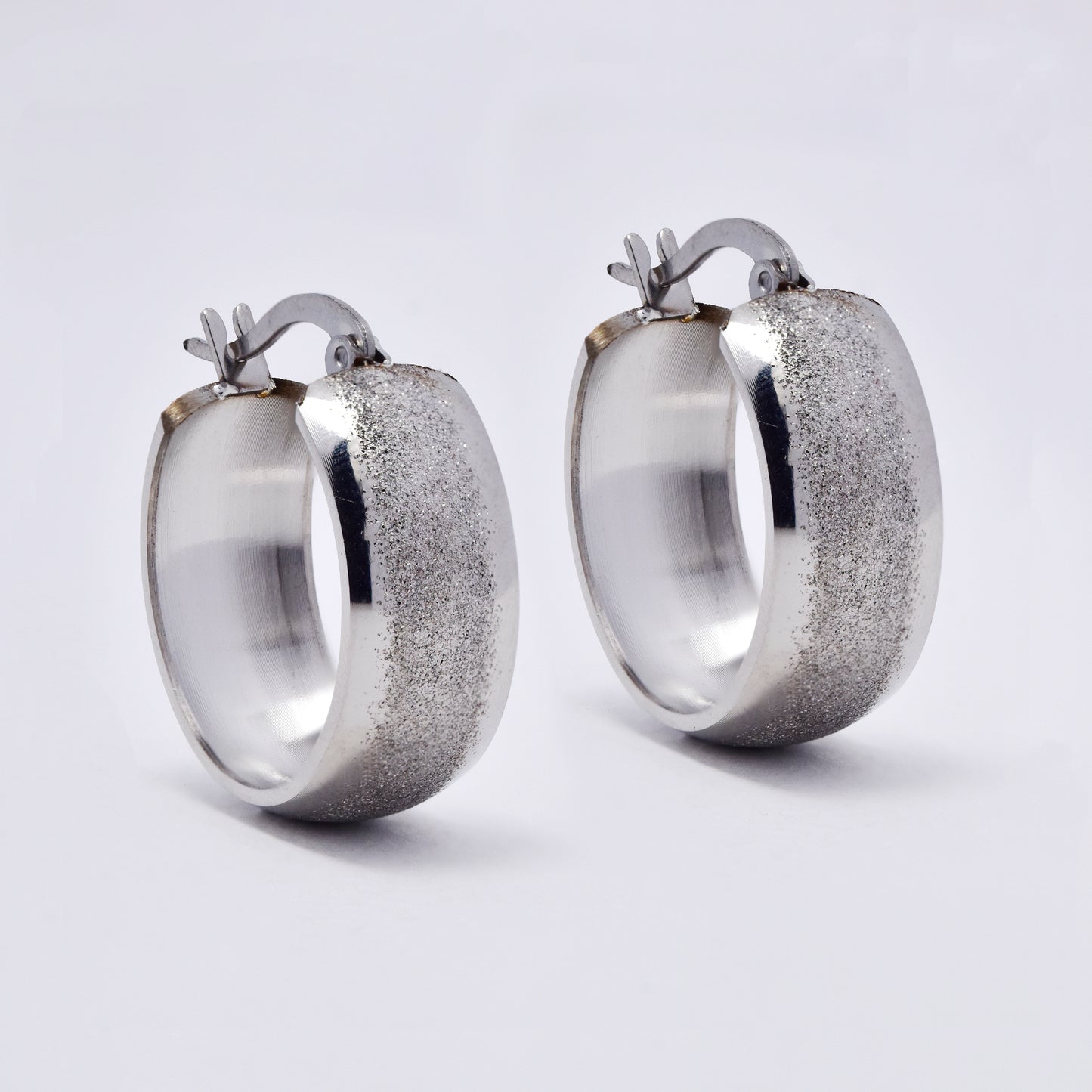 SSME3108 - Steel 24mm x 9mm hinged glitter hoops