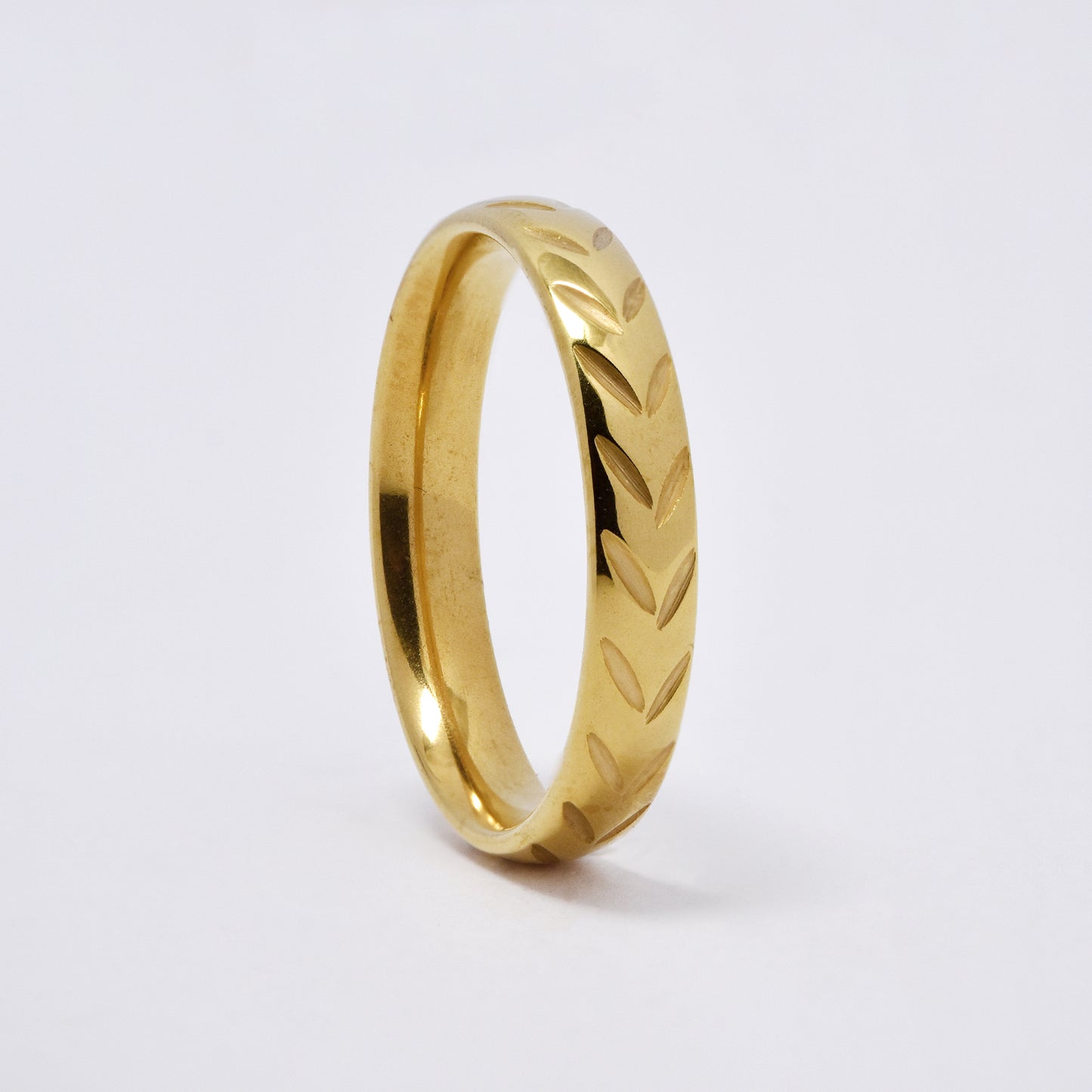 SSMR3087 - Steel 4mm chevron pattern band