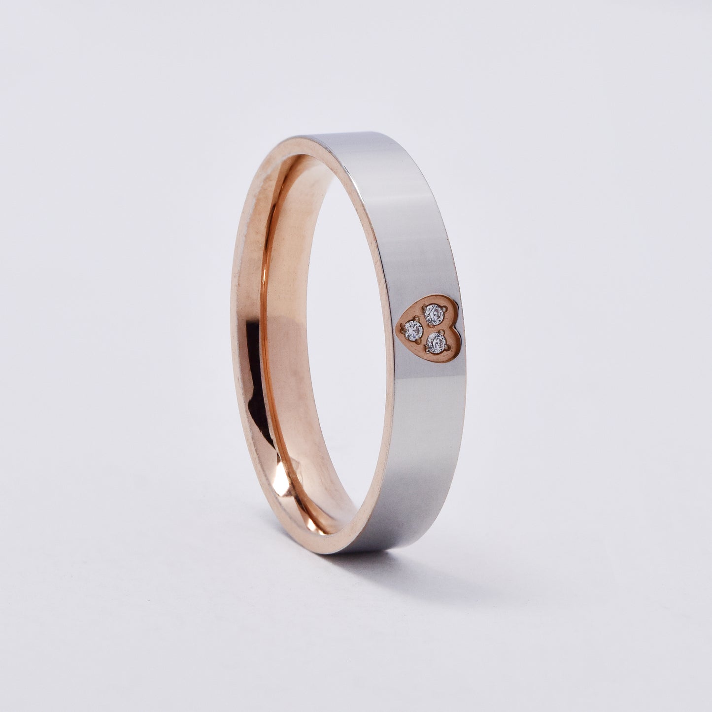 SSMR3093 - Steel 4mm heart CZ band