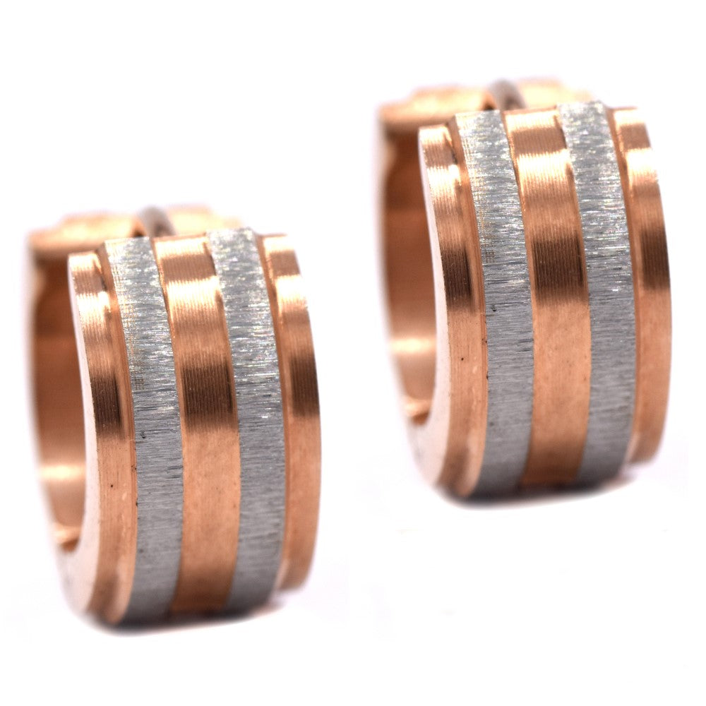 Stainless steel matte striped huggie - SSVE9853