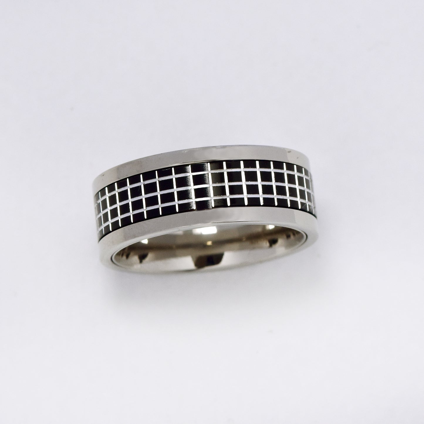 Stainless steel broad black and silver ring with line pattern - SSVR213