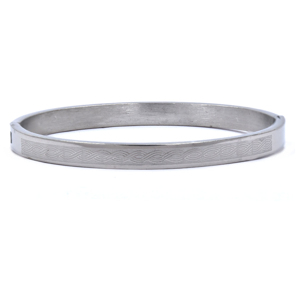 Stainless steel twisted stripe pattern bangle - SSYB4528