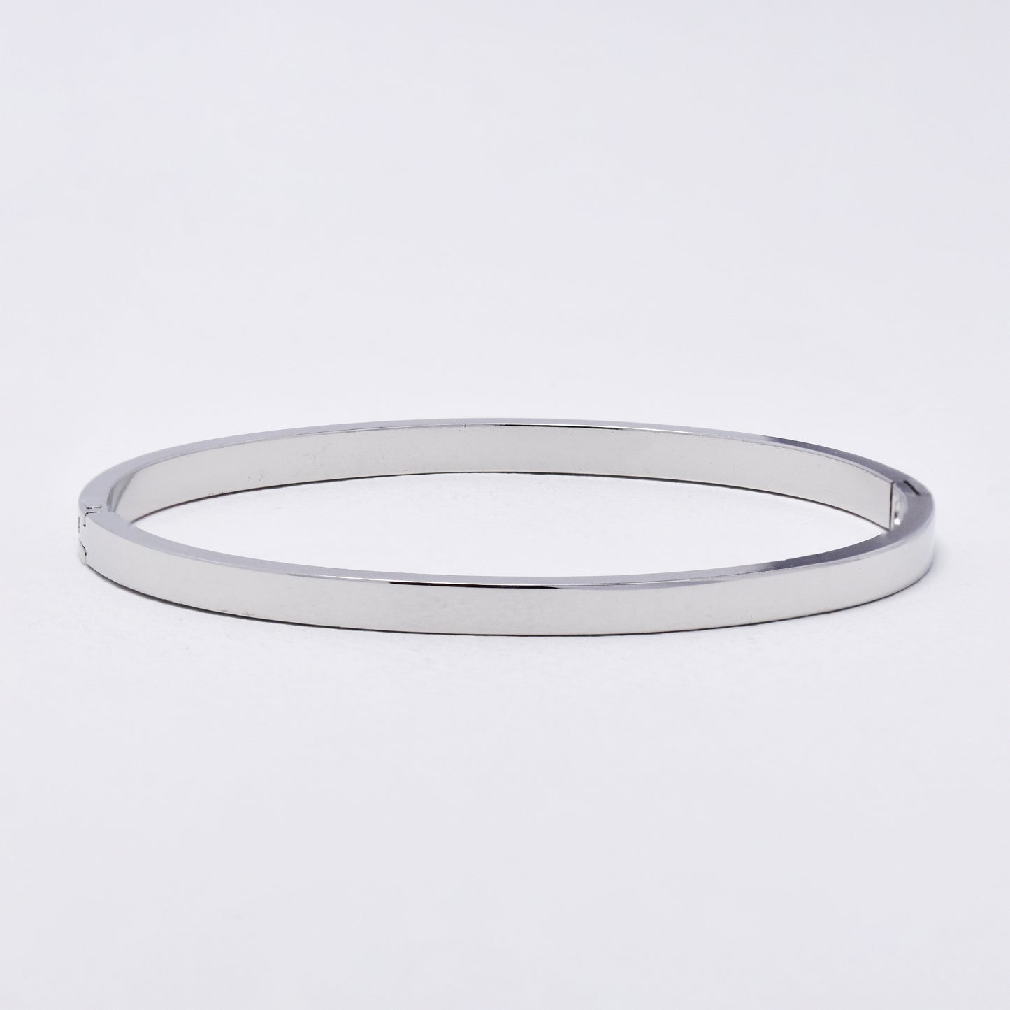 SSYB6270 - St Steel 66mm x 54mm x 4mm hinged bangle