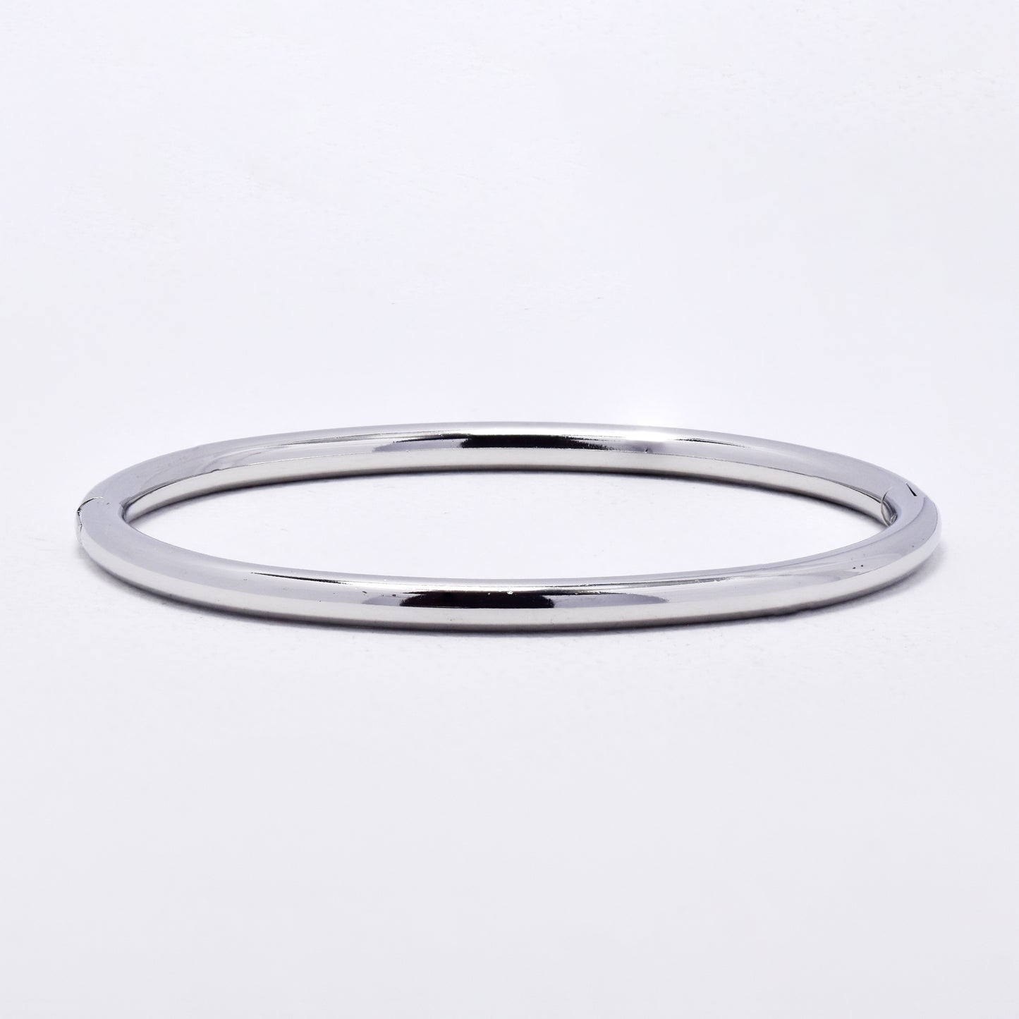 SSYB6302 - St Steel 63mm x 58mm x 4mm rounded hinged bangle