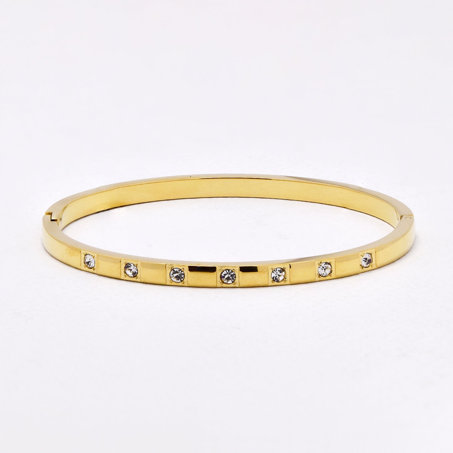 SSYB6612 - St Steel 65mm x 56mm x 4mm oval hinged CZ bangle