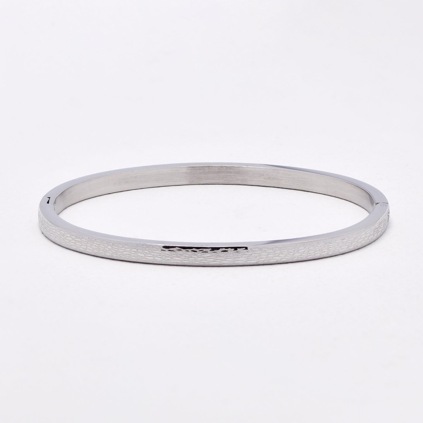 SSYB6613 - St Steel 65mm x 56mm x 4mm animal print hinged bangle
