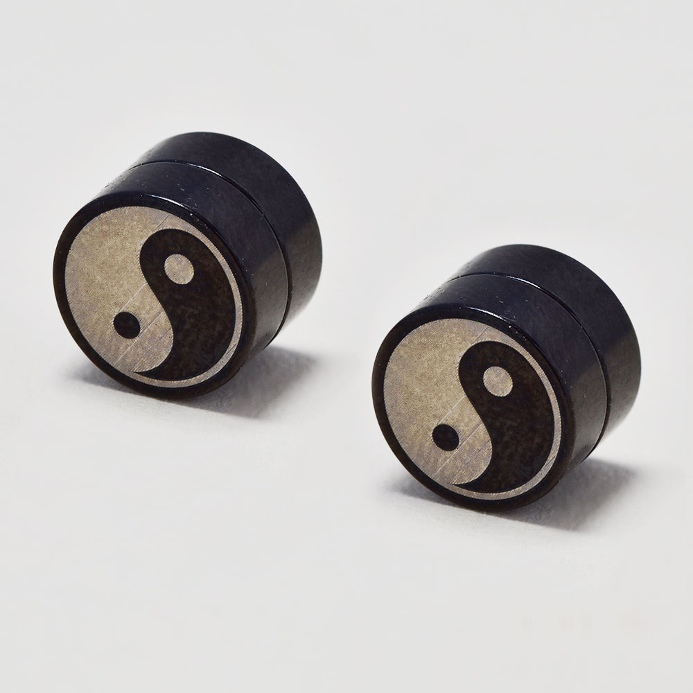 Stainless steel 8mm black with silver yin yang magnetic stud - SSYE4835