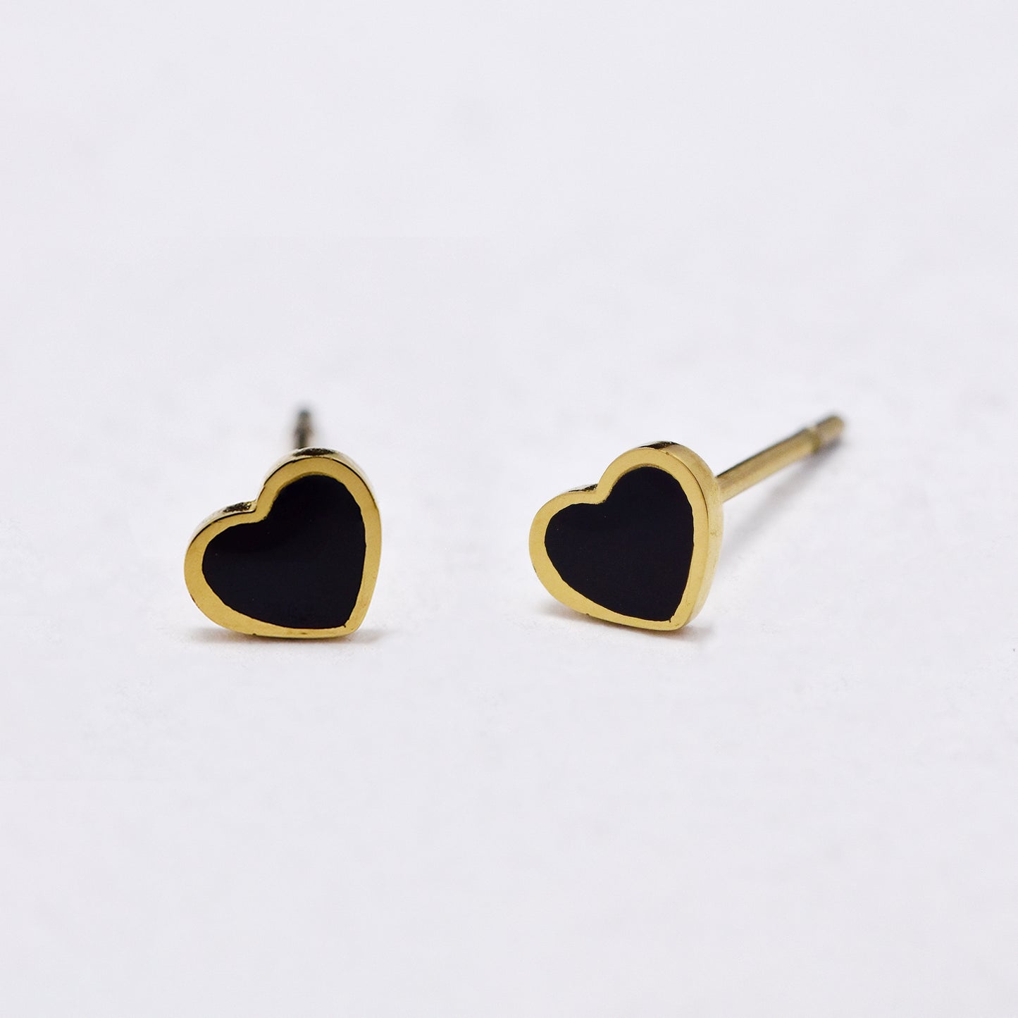 SSYE6002 - St Steel 5mm x 4mm enamel heart stud earring