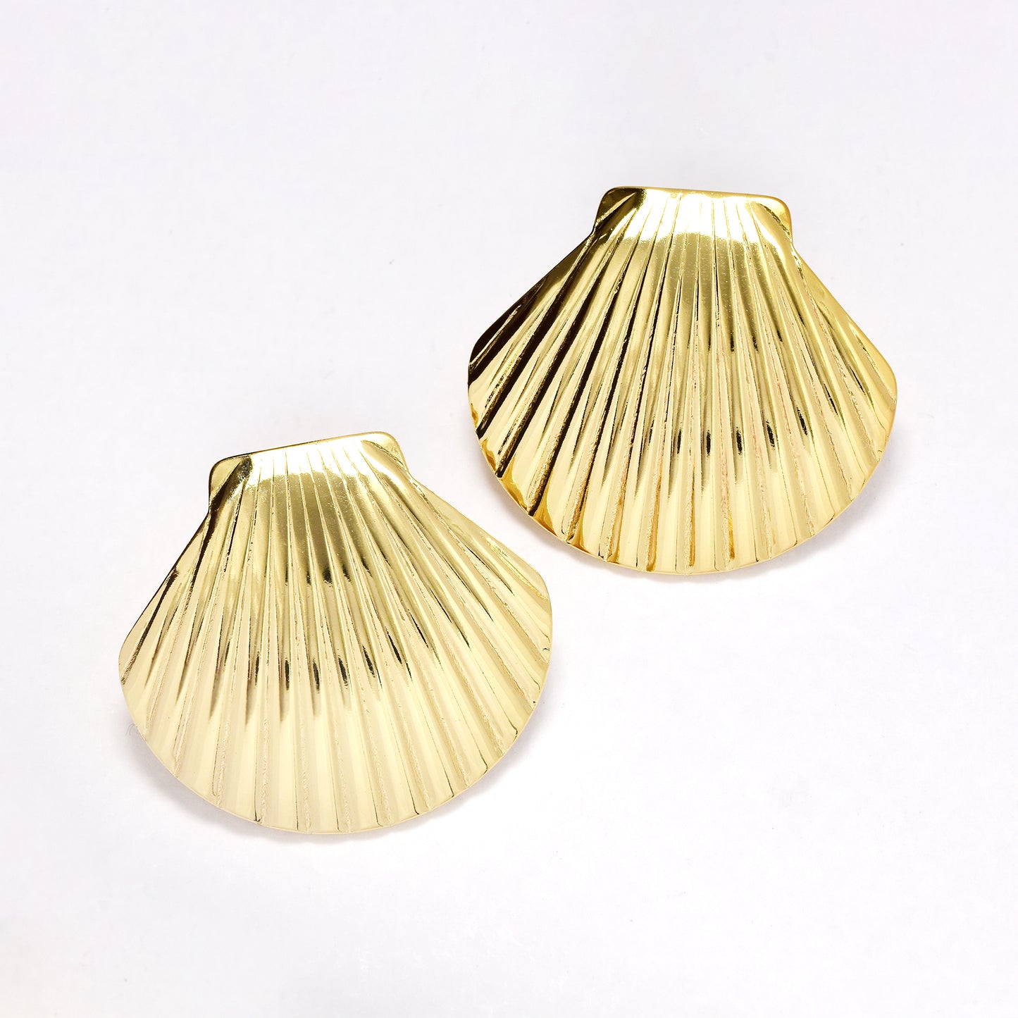 SSYE6383 - St Steel 29mm x 32.4mm scallop shell earring