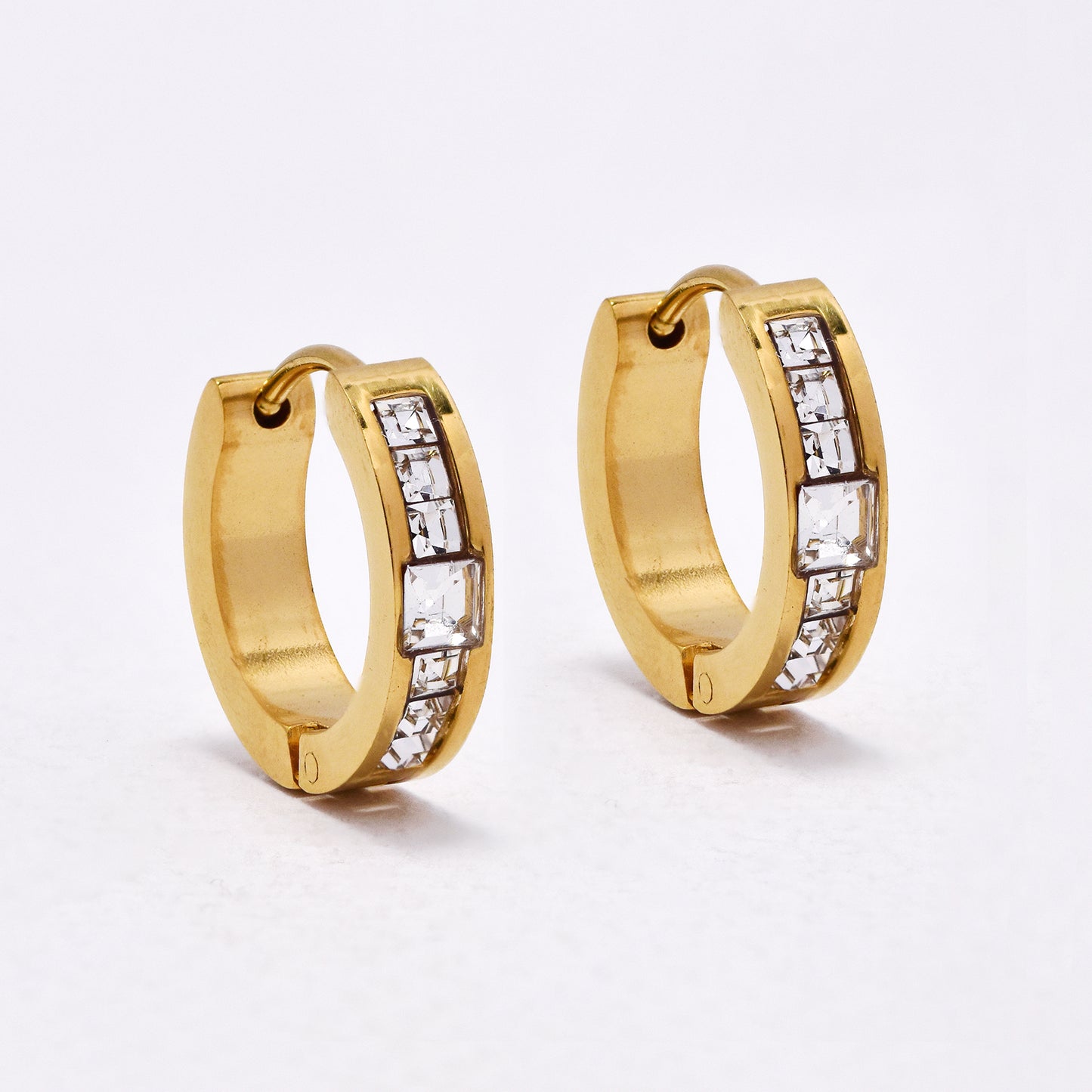 SSYE6511 - St Steel 16mm x 4mm CZ huggie earring
