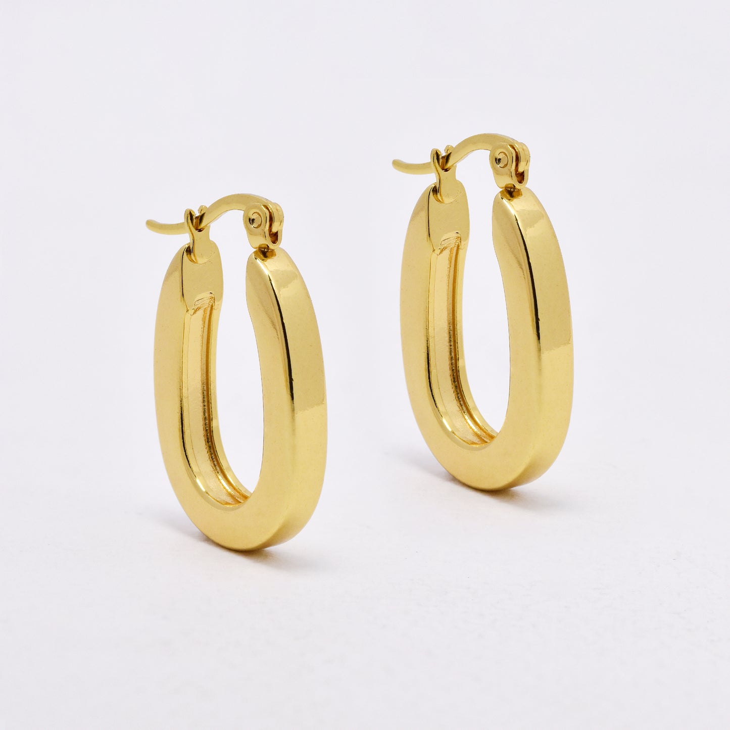 SSYE6523 - St Steel 28mm x 4mm chunky oval hoops