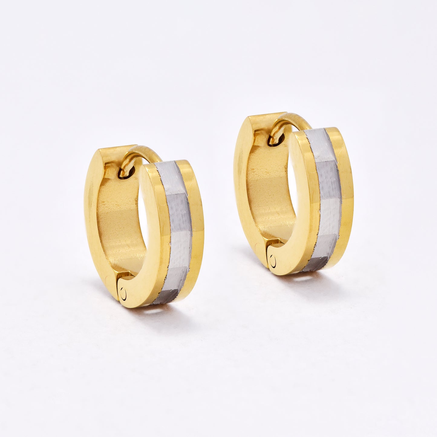 SSYE6640 - St Steel 13.5mm x 4mm huggies with center groove