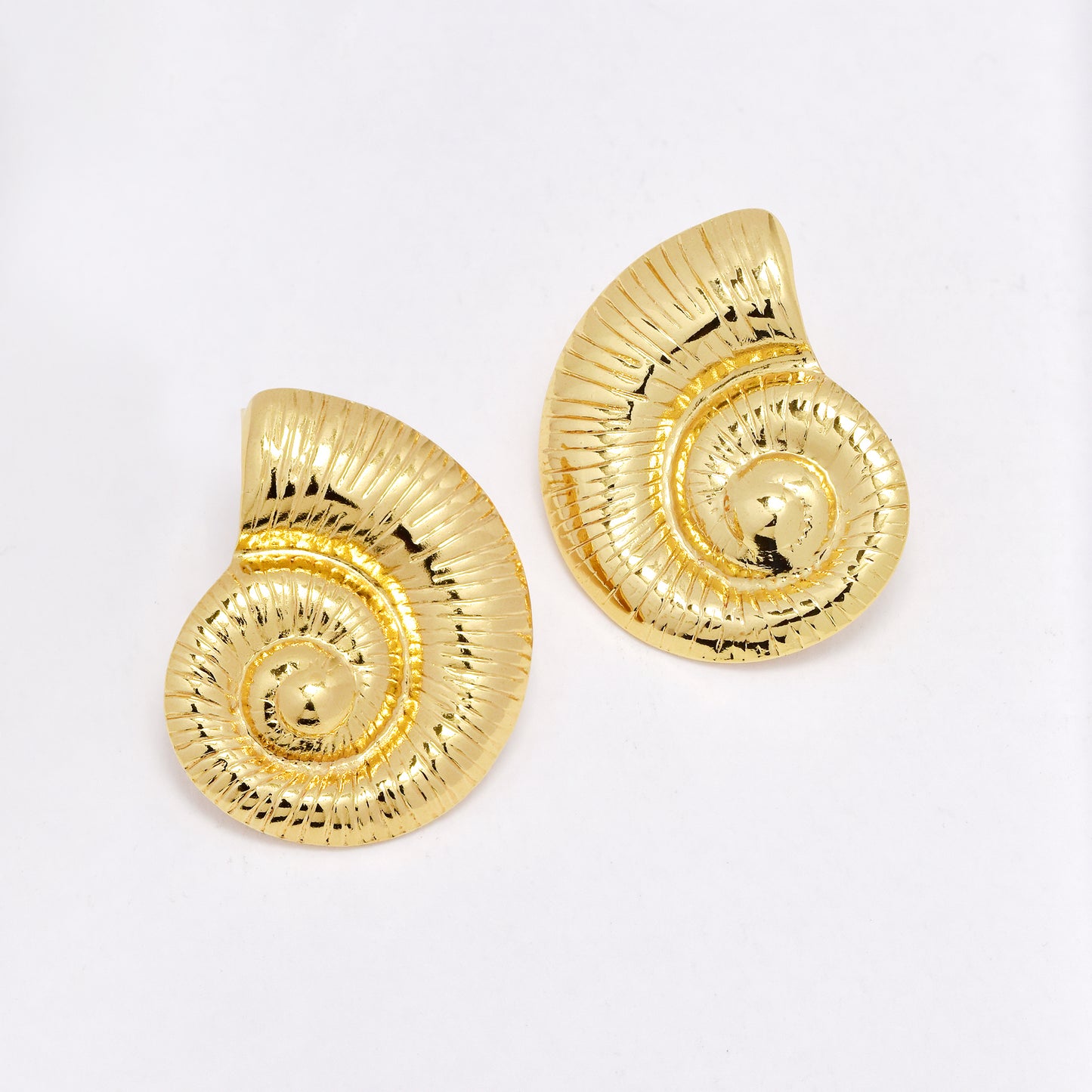 SSYE6760 - St Steel 27mm x 22mm sea snail shell earring