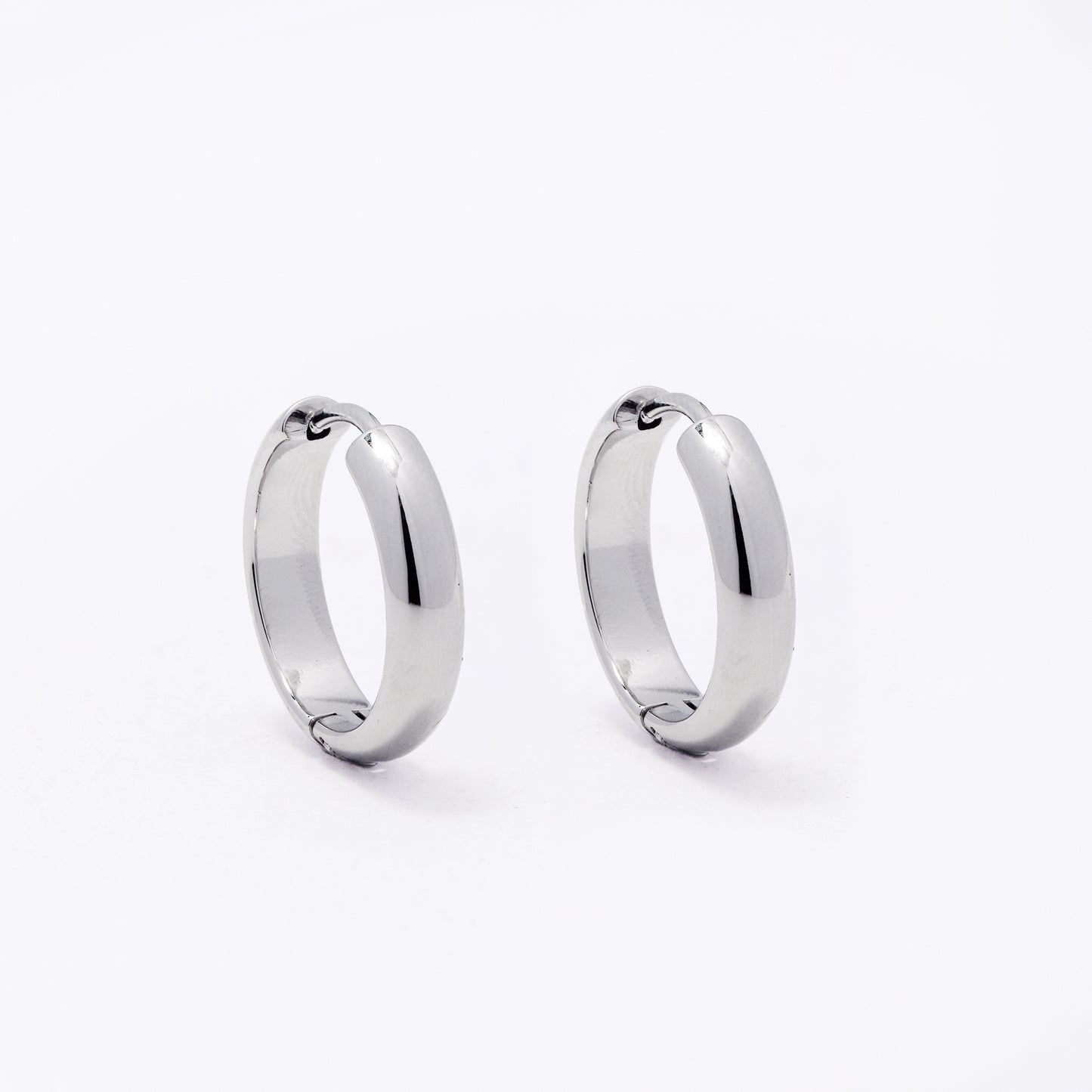 SSYE7797 - St Steel 4mm x 18mm domed hoop
