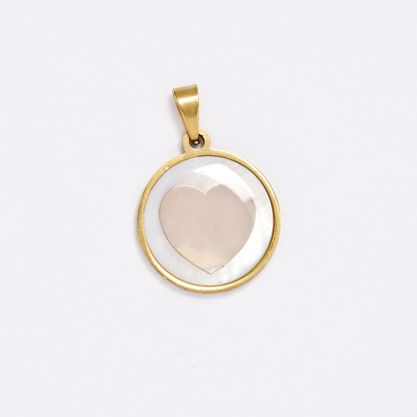 SSYP6075 - St Steel 20mm round shell disk with heart pendant