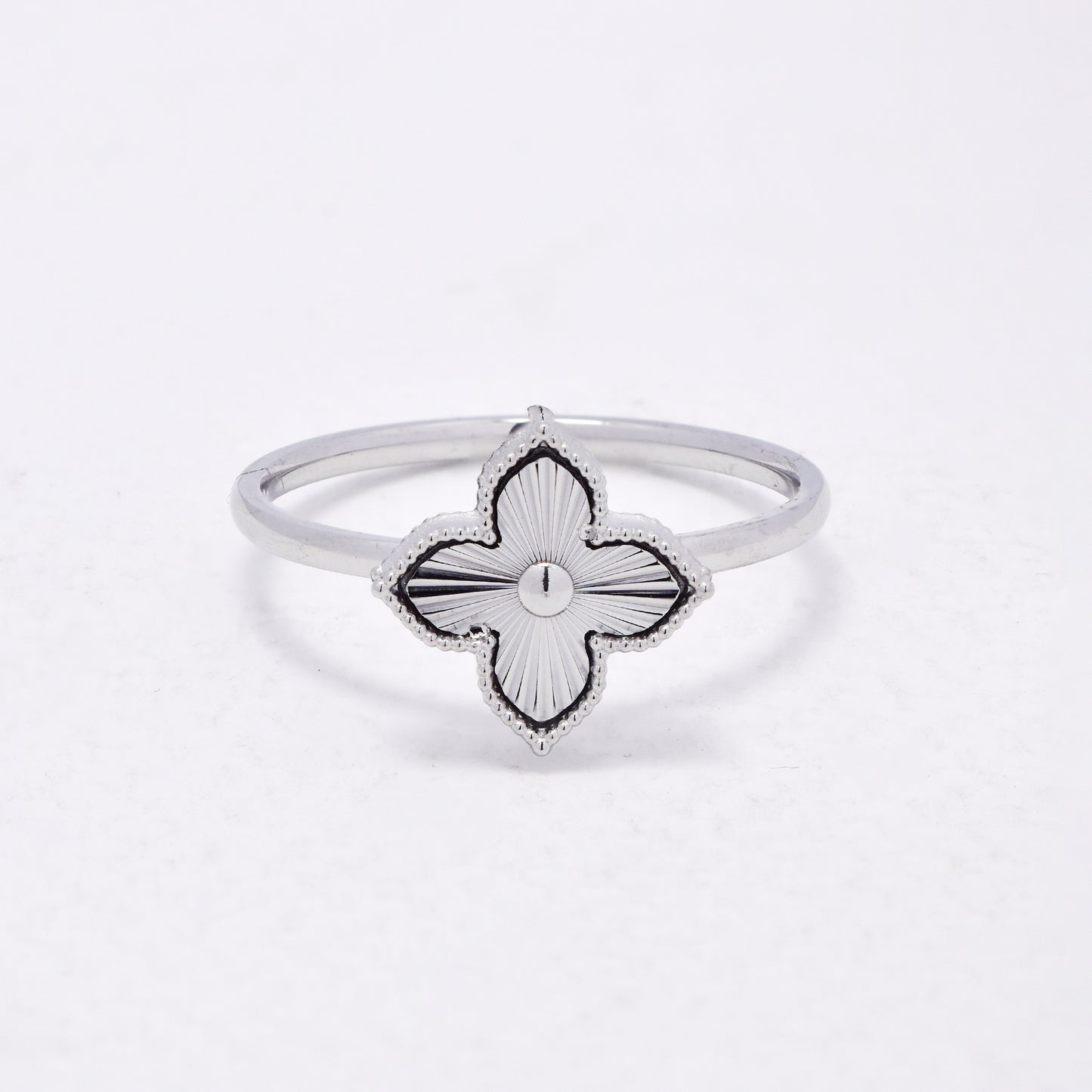 SSYR6610 - St Steel flower ring