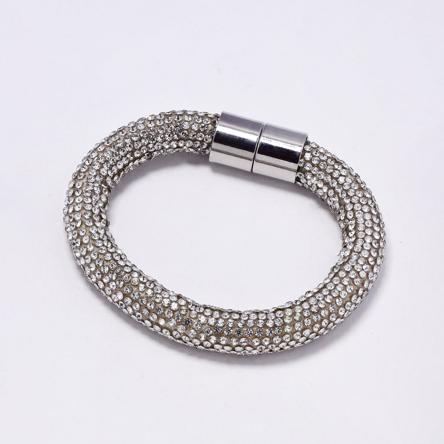 YB7510 - Diamante bracelet with magnetic closure
