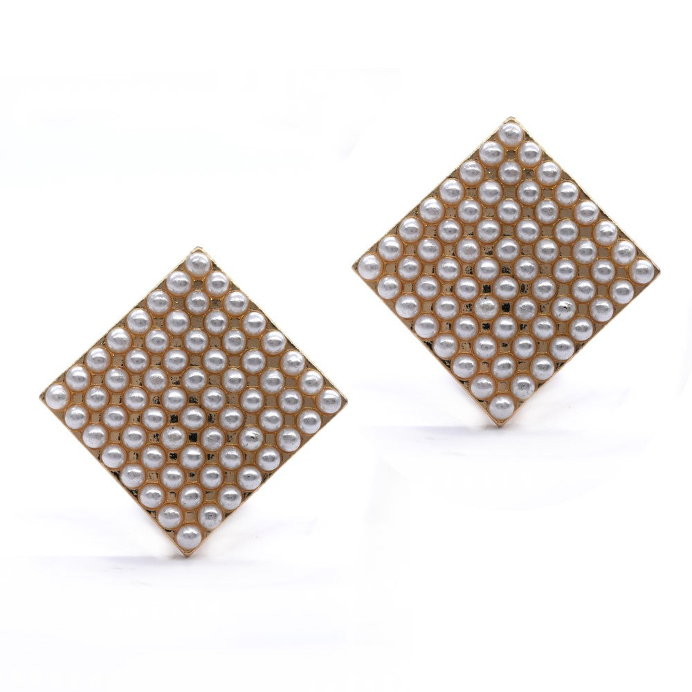 Square caviar pearl clip on fashion earring - YE4014