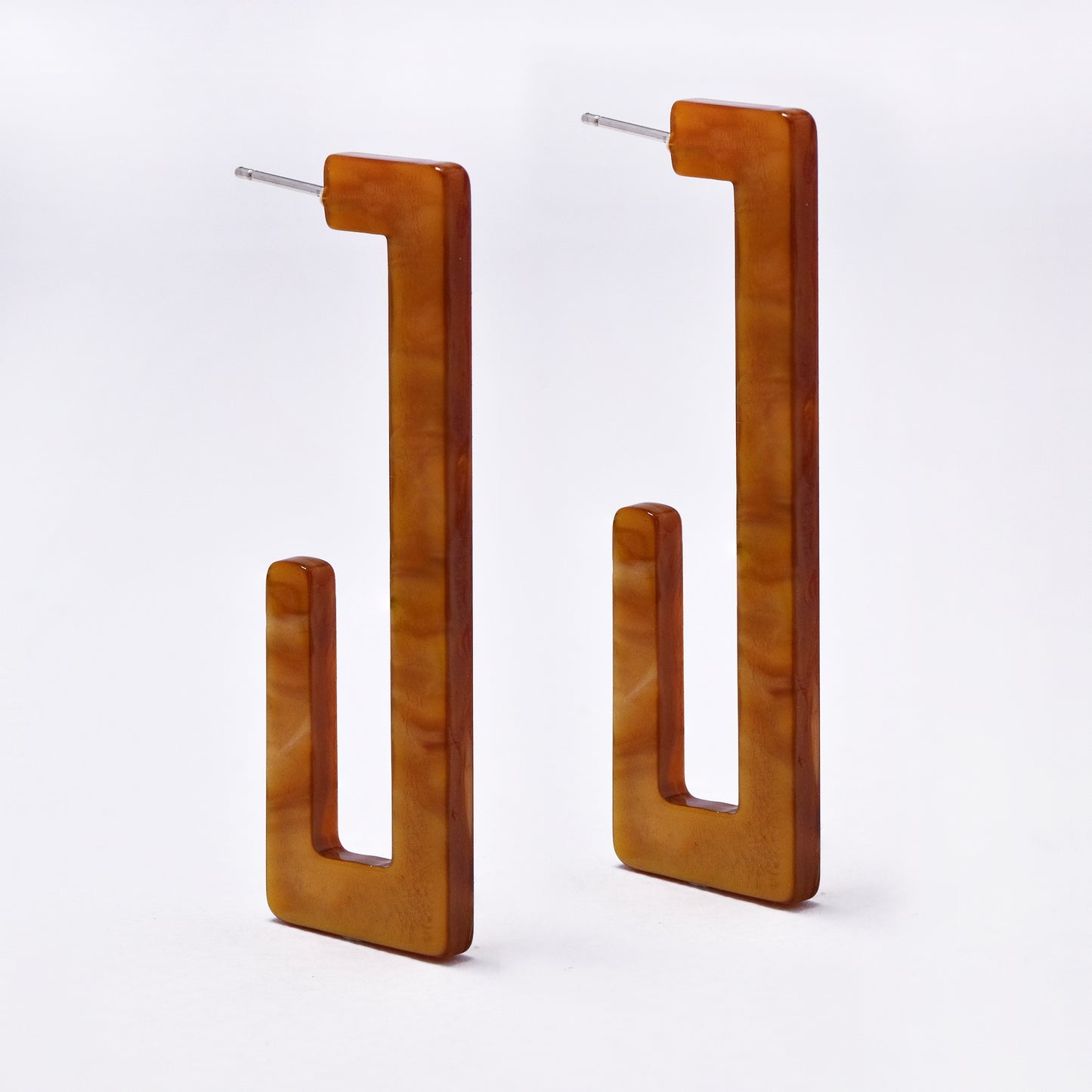 YE6185 - G- shaped hoops with pin