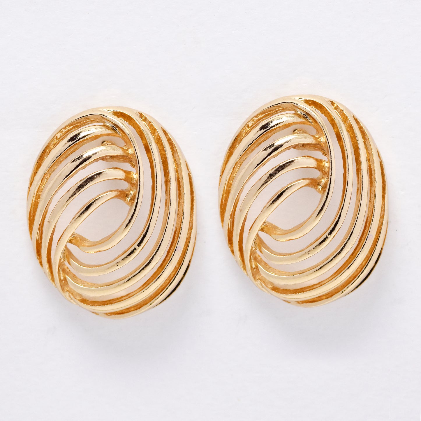 YE6257 - 32mm x 25mm swirly domed stud earrings