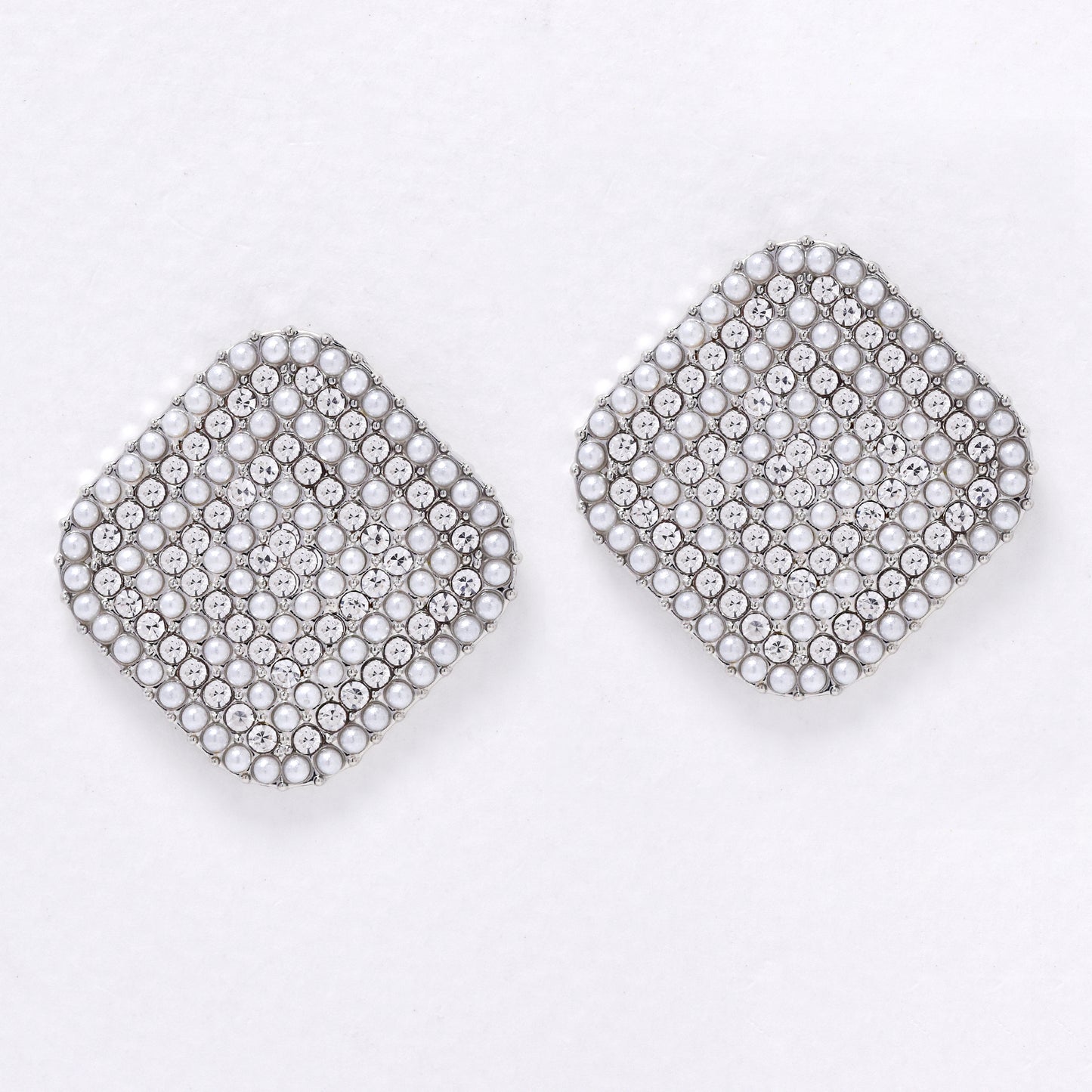 YE7558 - Faux pearl & CZ statement stud earring