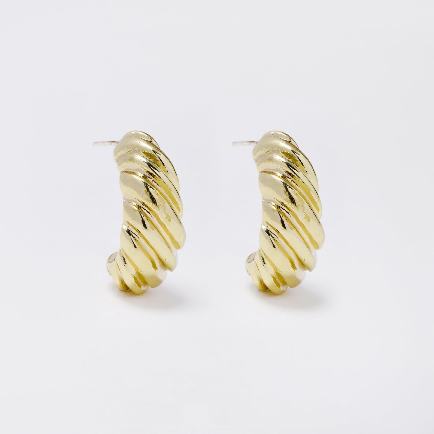 YE7722 - Twisted effect half hoop stud earring