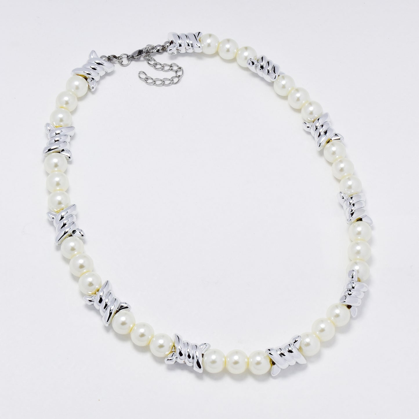 YN6311 - Fashion faux pearl & barbed wire necklace