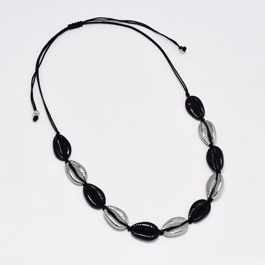 YN6769 - Adjustable cowrie shell necklace