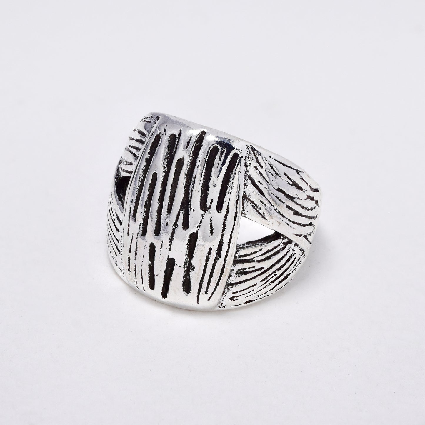 YR6797 - Fashion wood textured ring