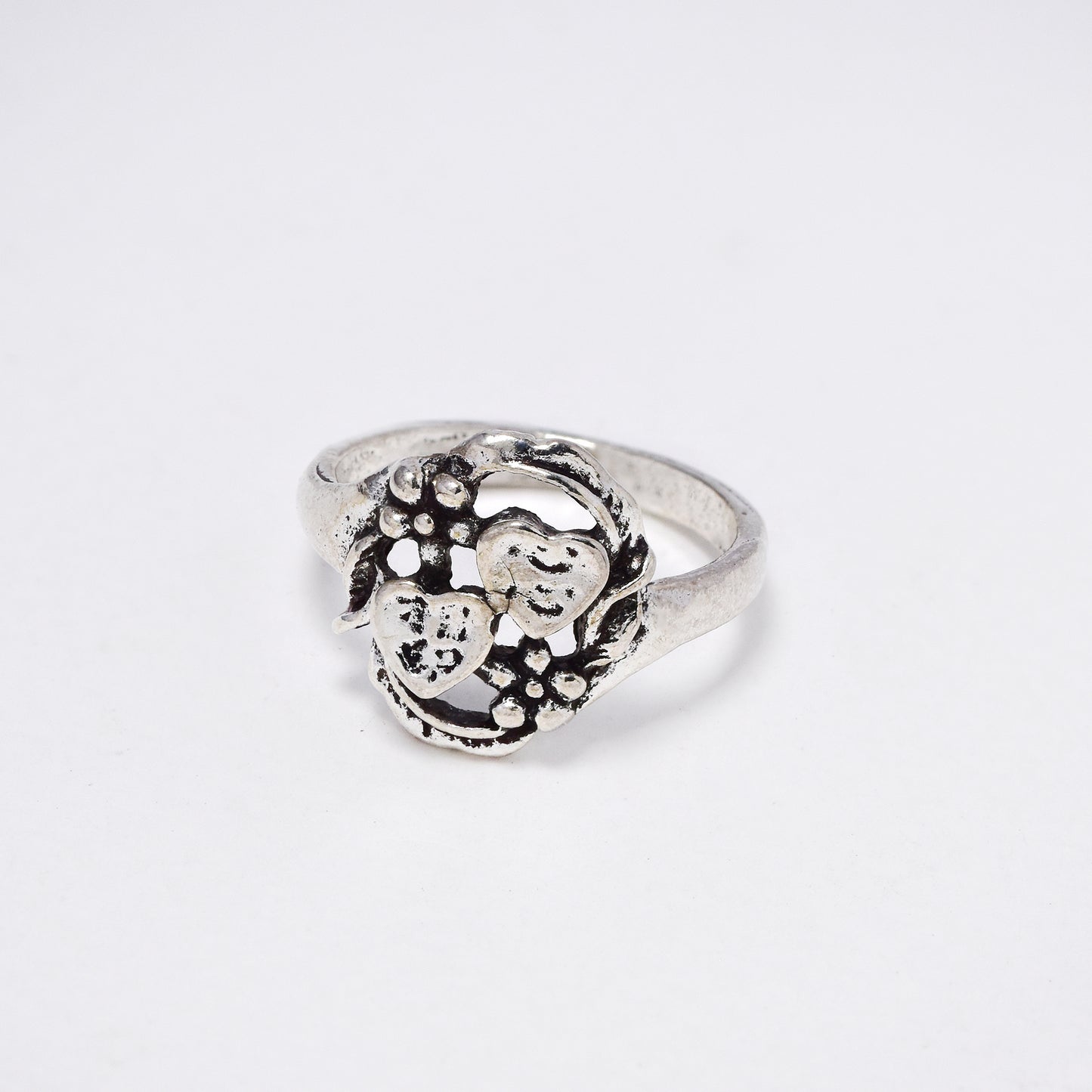 YR6799 - Fashion heart and flower ring