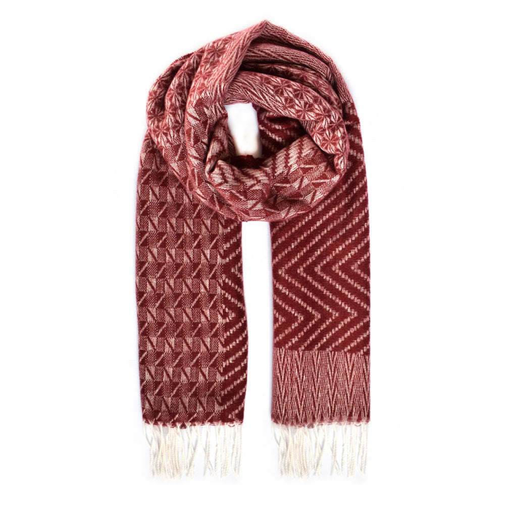 Luxuriously soft woven scarf with linear pattern - YS4533