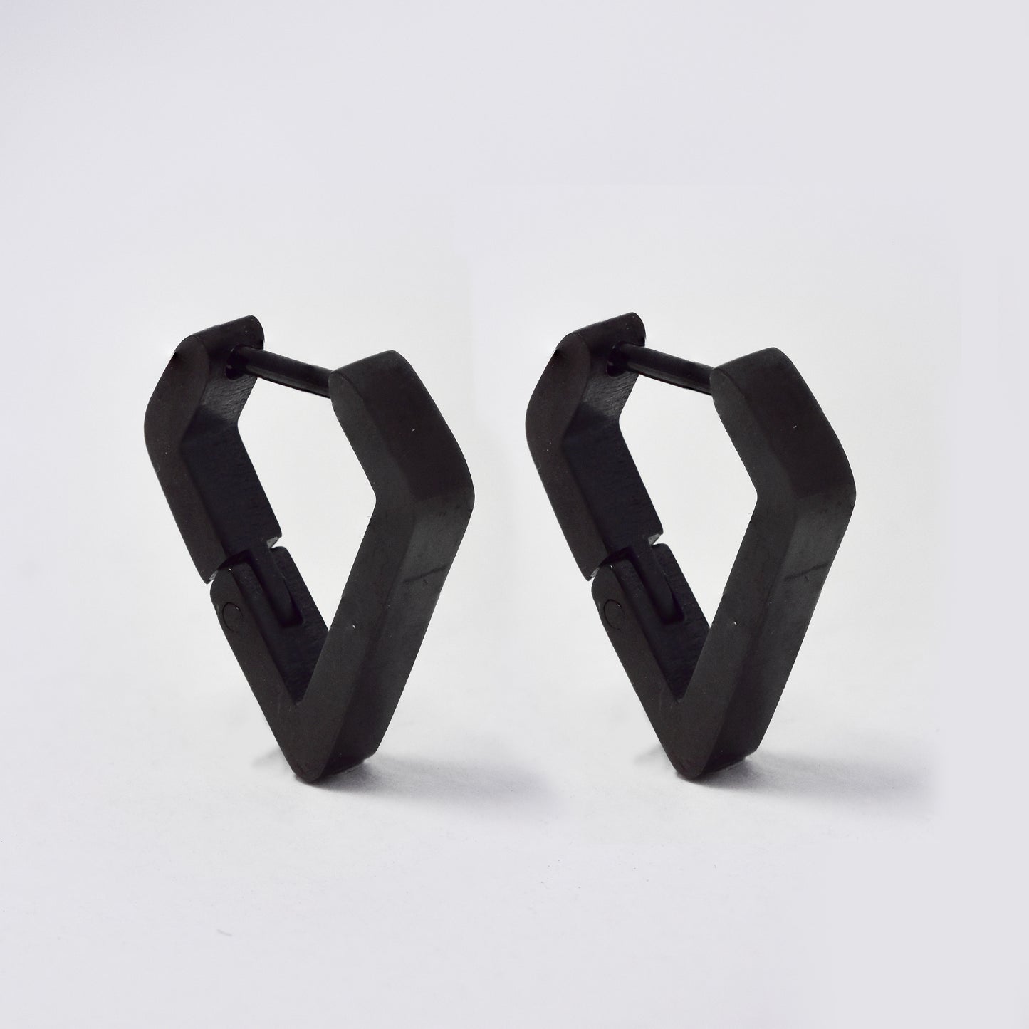 ABSSE457 - Steel 15mm x 3mm triangle huggie