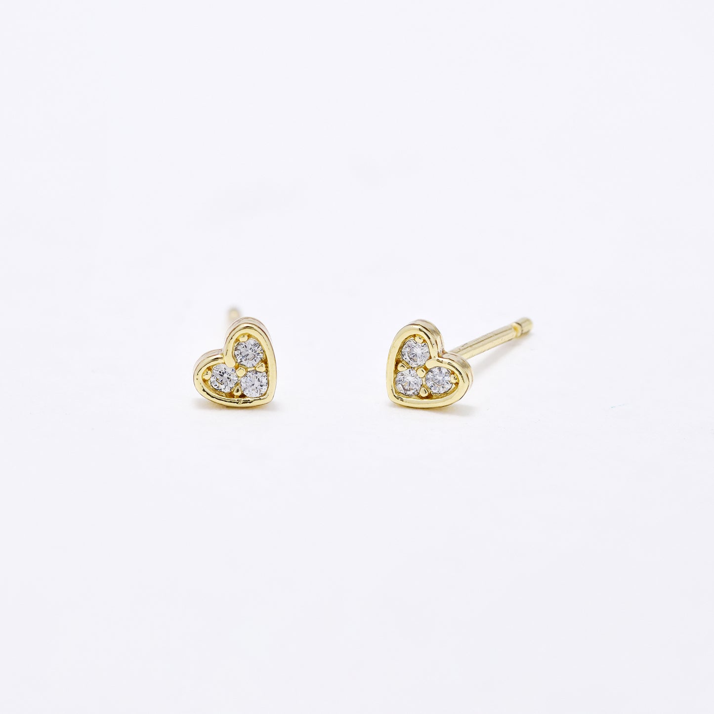 CZYE6161 - Premium brass 4.5mm CZ heart stud earrings