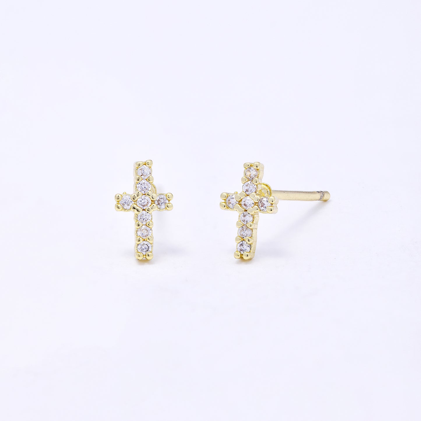 CZYE7220 - Premium brass 8mm x 4.5mm CZ cross stud