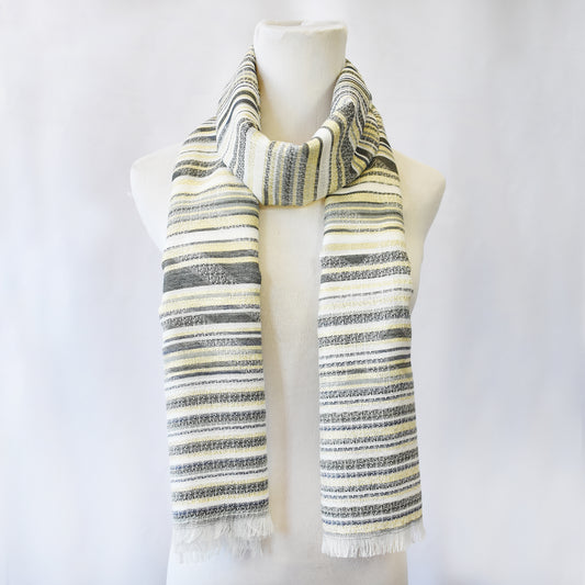 LS8296 - Lightweight stripe scarf with riffled edges