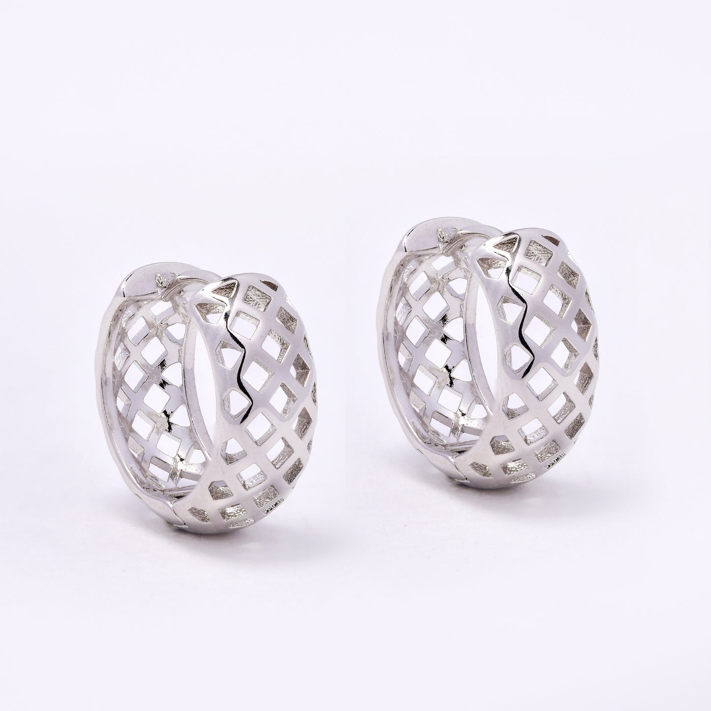 PYE7469 - Premium brass plated 16mm x 6mm lattice hoop earring