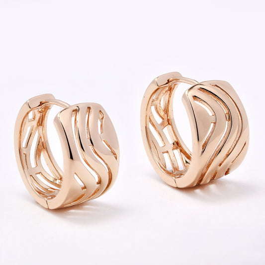 PYE7476 - Premium brass plated 21mm x 12mm wavy cutout pattern broad hoop earring