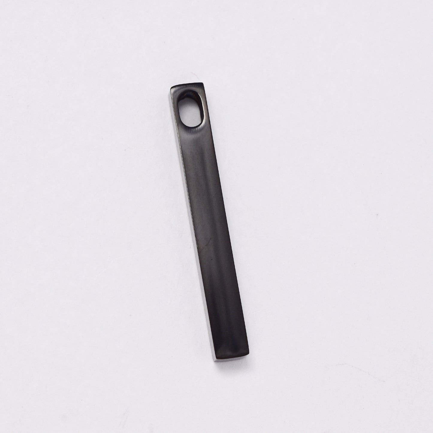 SSMP2977 - Steel 40mm x 5mm rectangular bar pendant