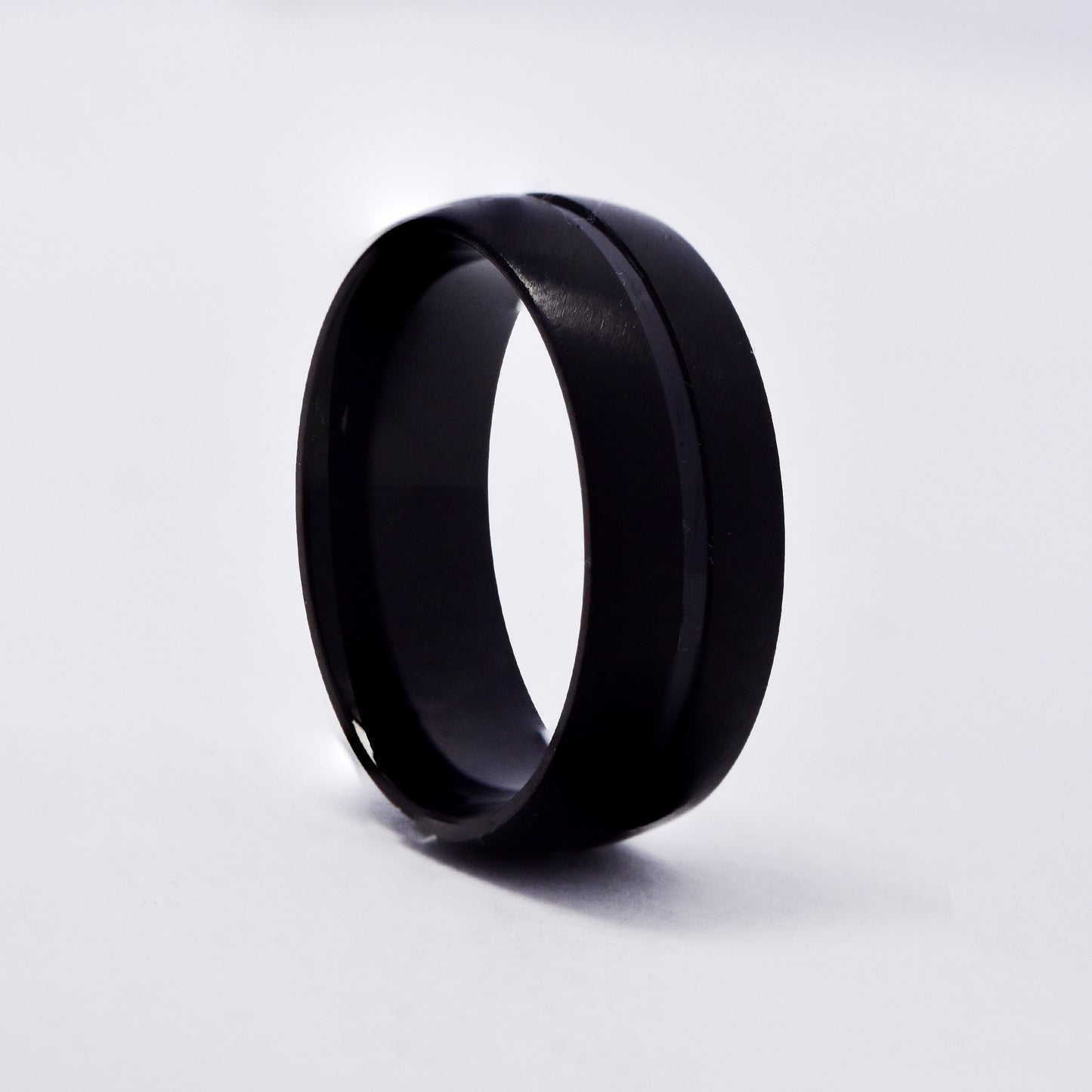 SSMR3085 - Steel 8mm x 2mm black center line domed band