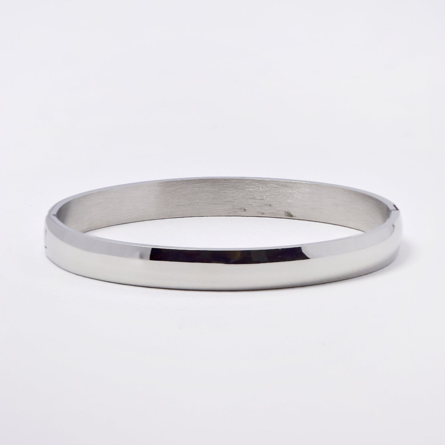 SSYB5891 - Stainless steel 62mm x 55mm x 8mm hinged bangle
