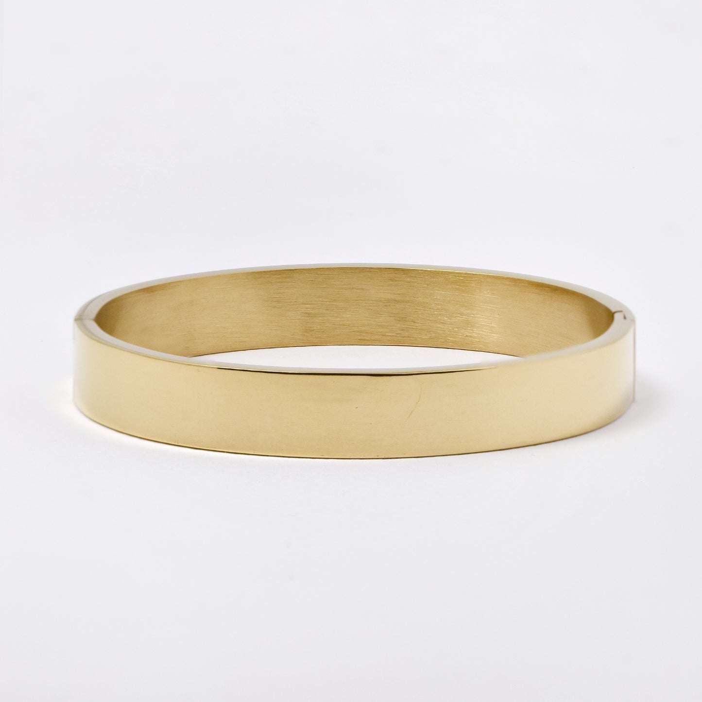 SSYB5892 - Stainless steel 60mm x 50mm x 10mm hinged bangle