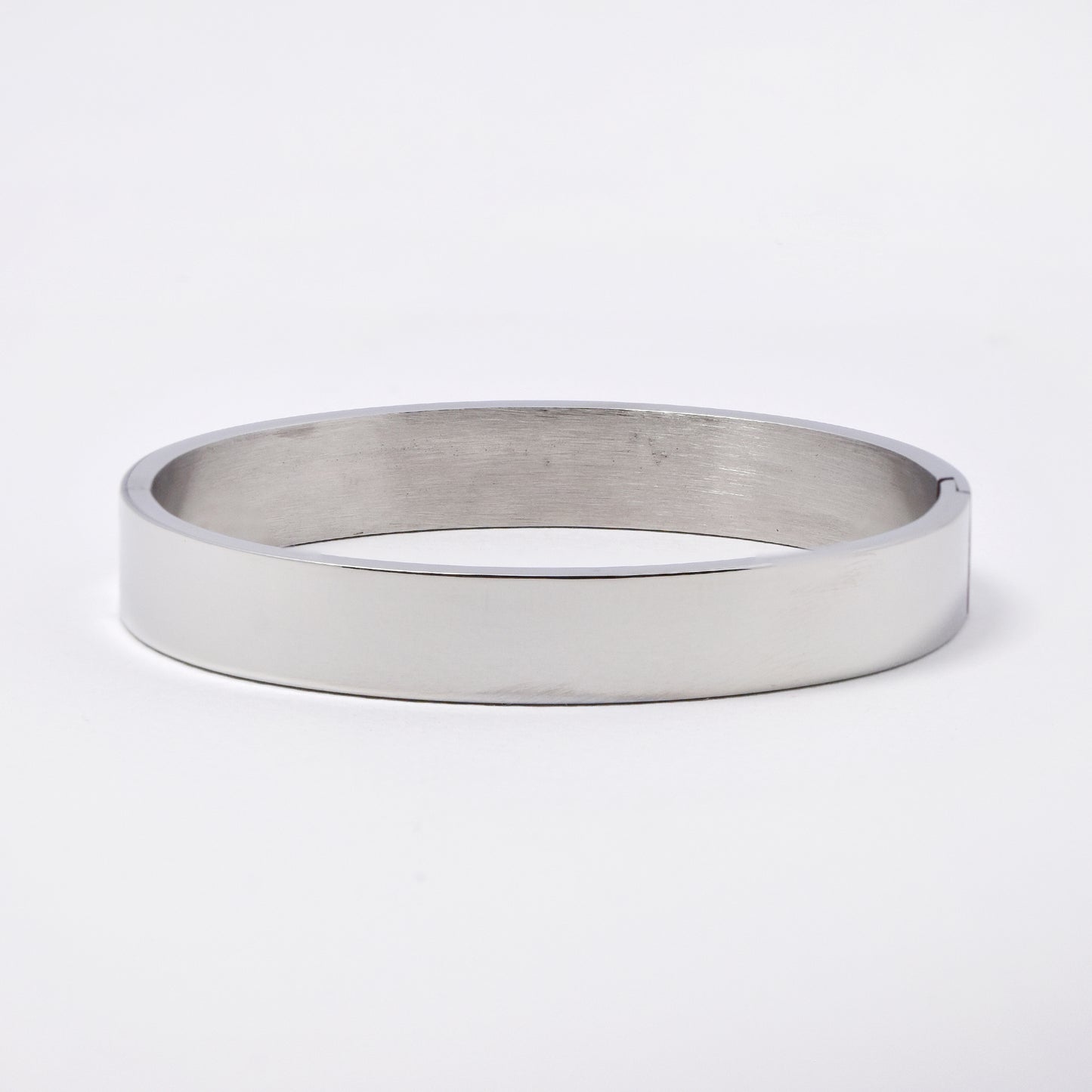 SSYB5892 - Stainless steel 60mm x 50mm x 10mm hinged bangle