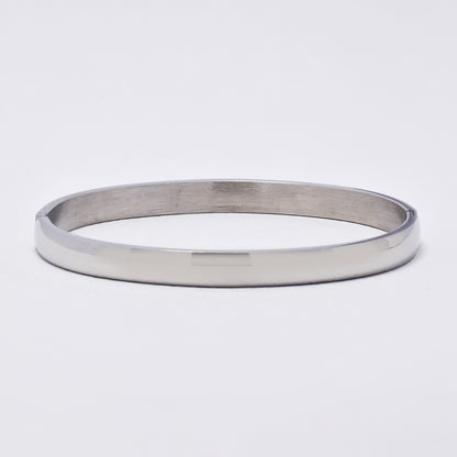 SSYB6269 - St Steel 64mm x 55mm x 6mm hinged bangle