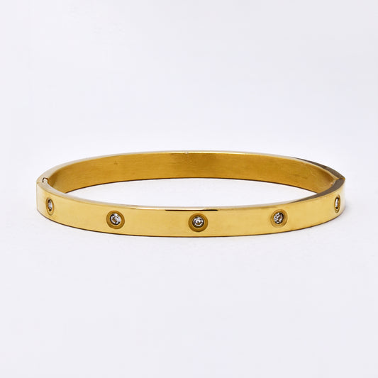 SSYB6288 - St Steel 65mm x 55mm
6mm width hinged bangle with crystals