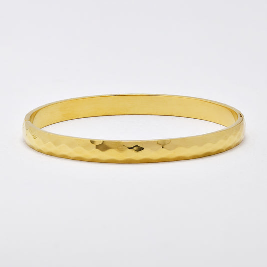 SSYB6294 - St Steel 62mm x 56mm x 6mm hinged faceted bangle